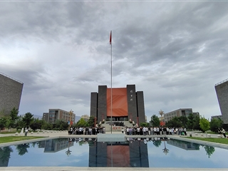 信息技術學院舉行升國旗儀式