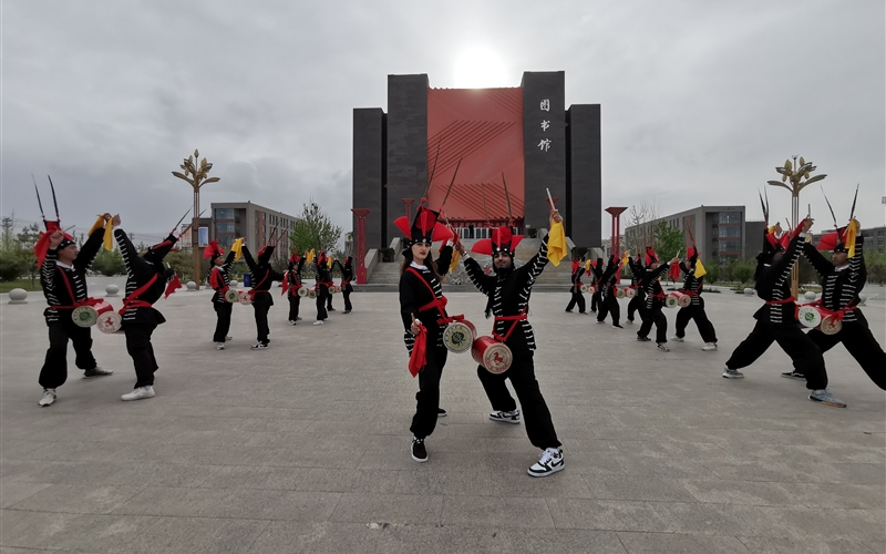 留學生體驗地方非物質文化遺產領略中國多樣化文明